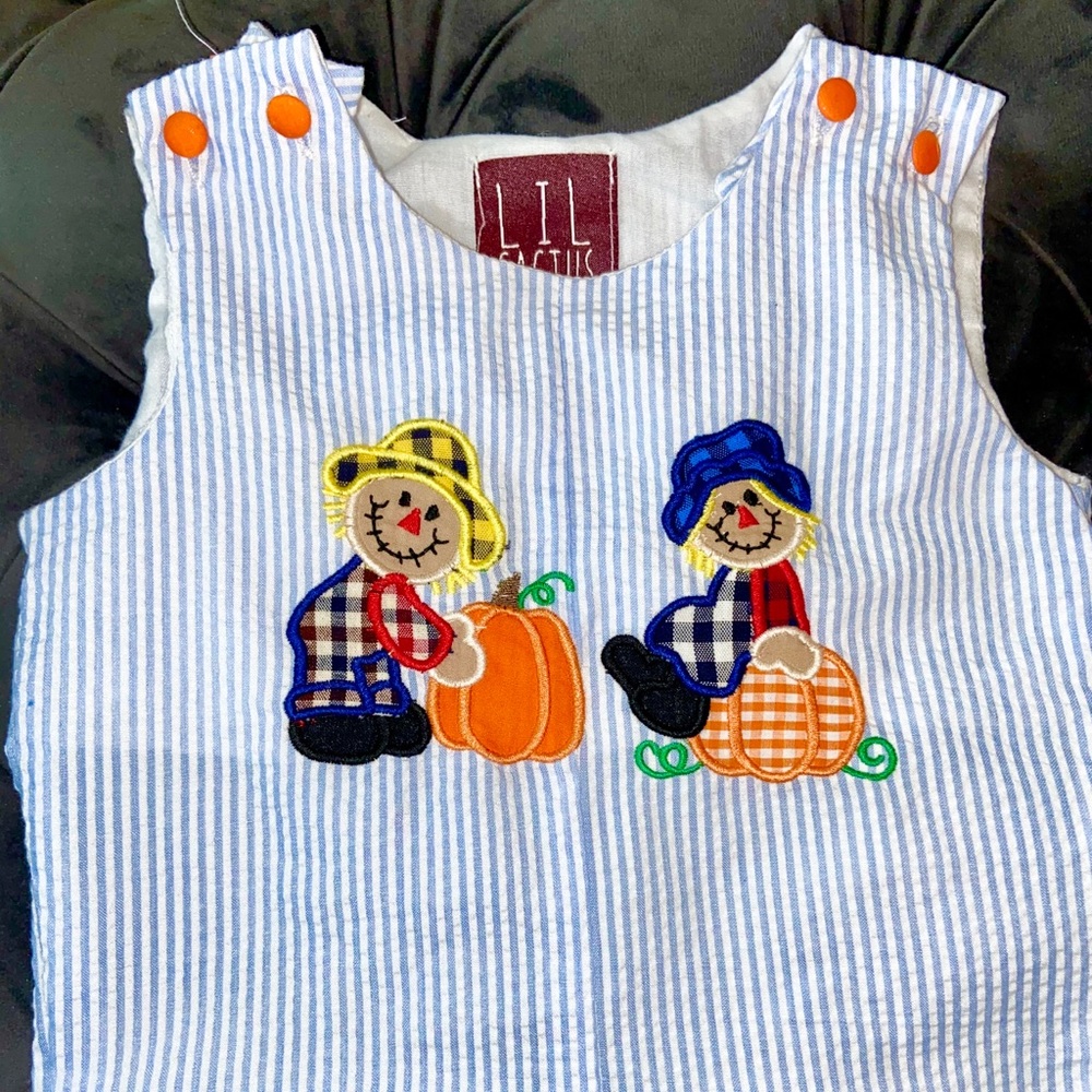 LIKE NEW seersucker Scarecrow Appliqué Longall